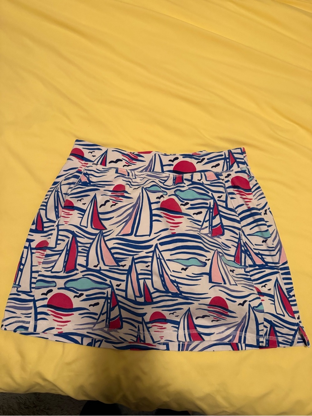 Talbots skort- White with Blue & Red sailboats